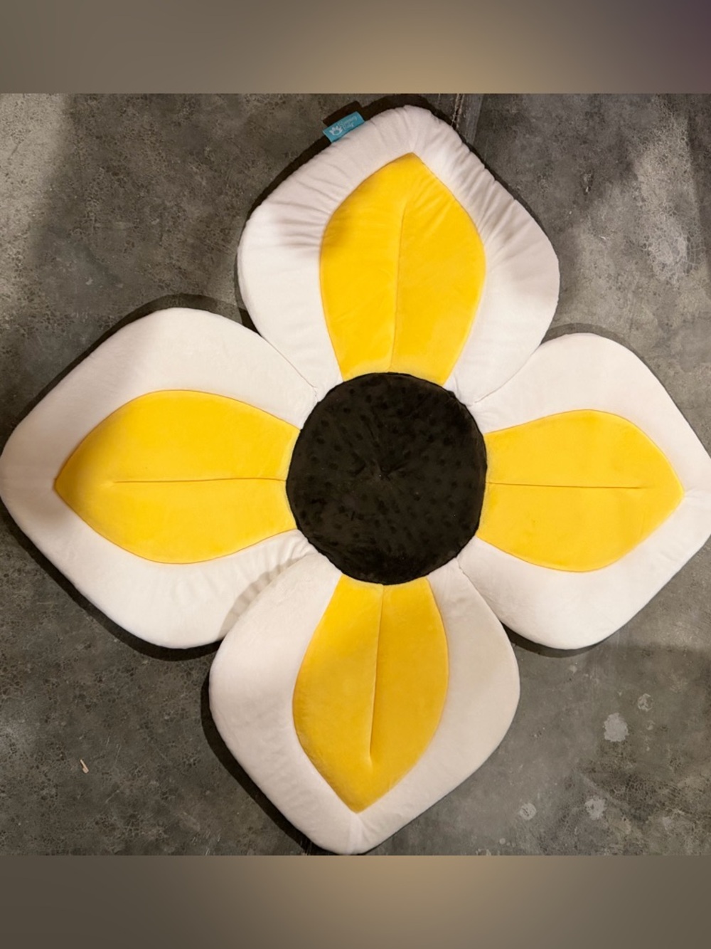 Blooming Baby Plush Flower bath Mat - Yellow & White